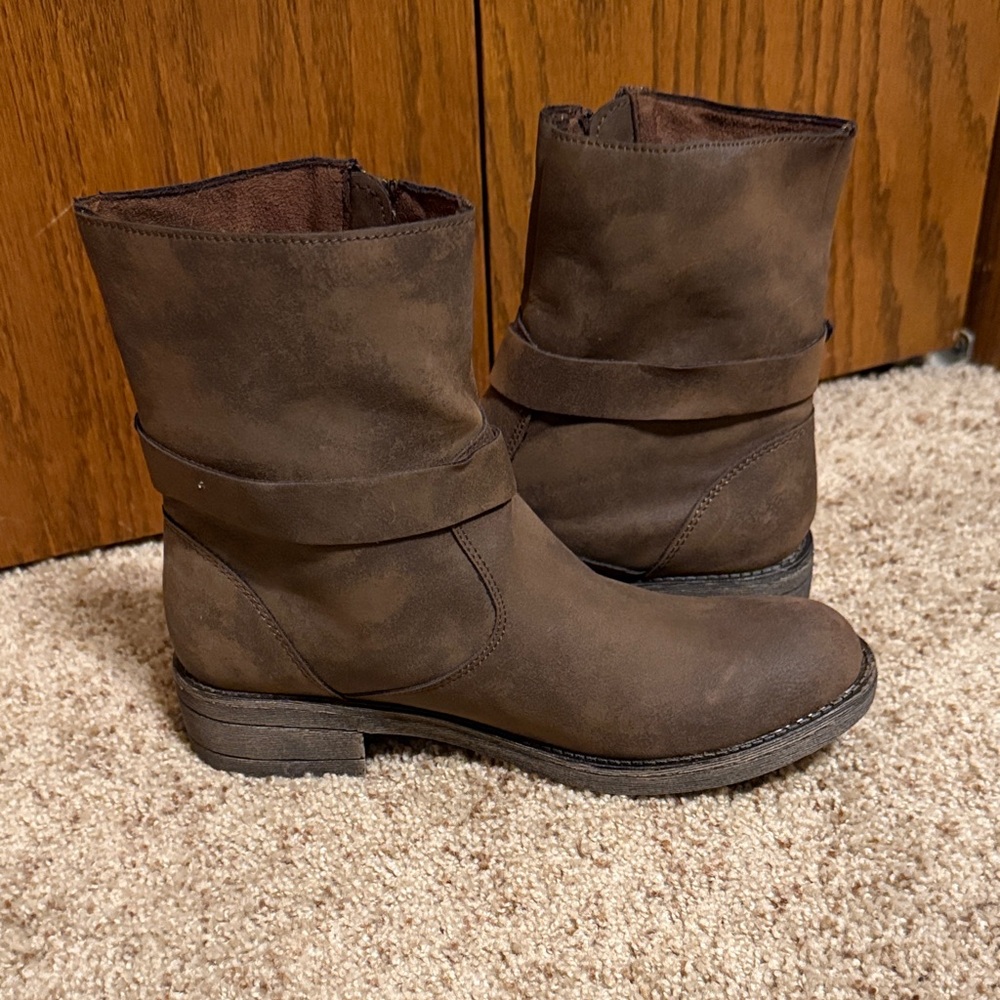 Rocket Dog Brown Ankle Boots - Picture 3 of 5